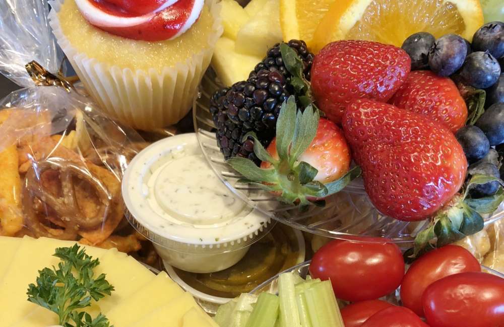Deluxe Snack Basket