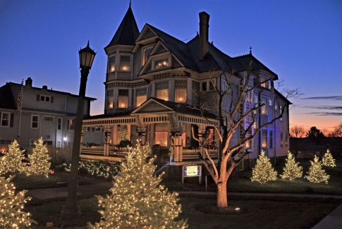 HOLIDAYS AT THE MANSION 2021